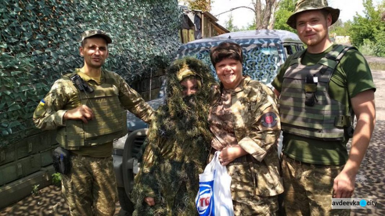 У "симиков" нет отдыха: порядок возле мемориала "Промка" наведен, продукты в прифронтовые поселки доставлены (ФОТО)