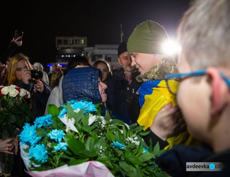 Большой обмен пленными: кого удалось вырвать из ОРДЛО, что заявил Зеленский (ФОТО + ВИДЕО)