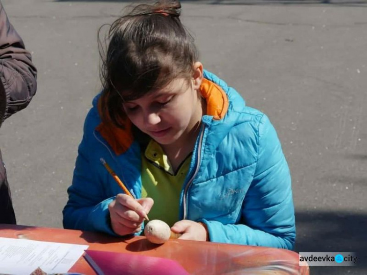 Жебривский пообещал Авдеевке постоянный областной пасхальный праздник (ФОТО)