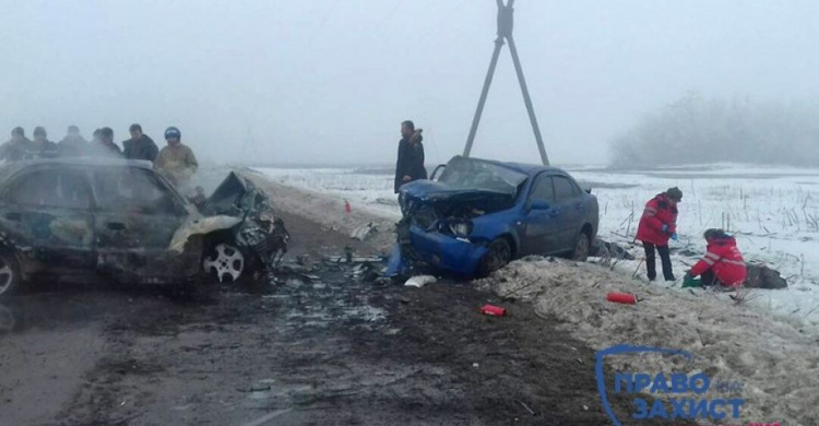 Жуткое ДТП произошло под КПВВ "Марьинка": погибли пять человек