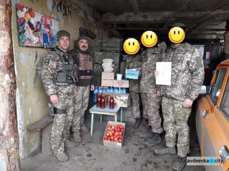 Рисунки, продукты, воду и подарки развозили в течение недели авдеевские «симики» (ФОТО)