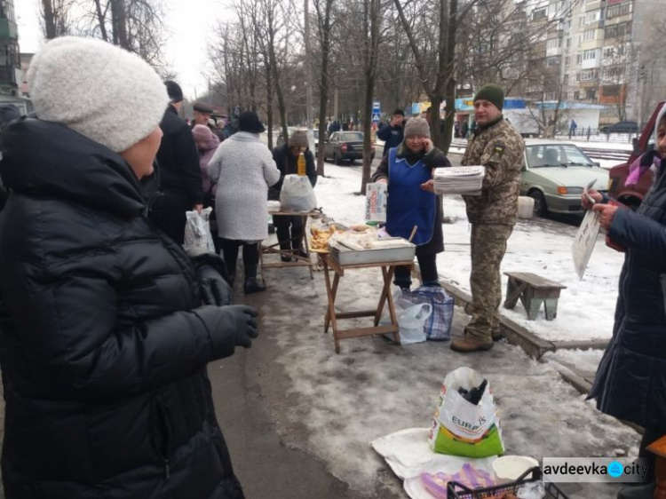 Авдеевские «симики» доставляли продукты и воду, а также обеспечивали важное сопровождение (ФОТО)