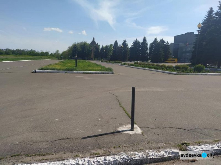 На площади ДКТиС украли дорожные знаки