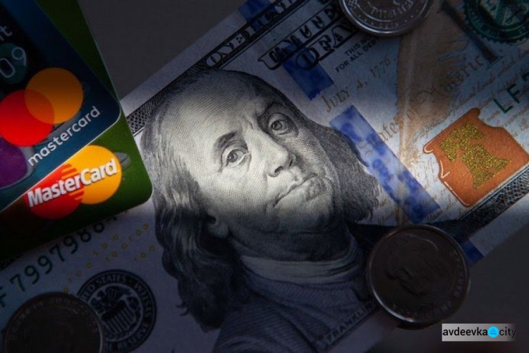 Нацбанк скасував обмеження курсу продажу валюти