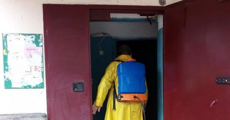 В Авдіївці комунальники продовжують дезінфекцію місць загального користування