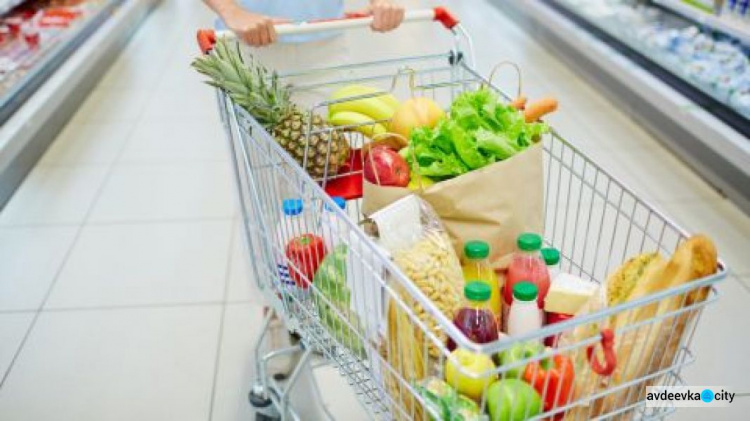 Врачи выяснили, какими продуктами проще всего отравиться в жару