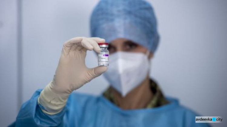 В Минздраве рассказали, какая COVID-вакцина разрешена беременным: в Украине такая одна