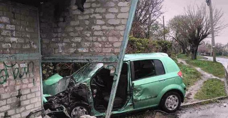 В Донецкой области 5 человек пострадали в результате наезда Hyundai Getz  на остановку