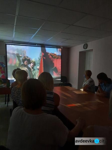 Для підопічних терцентру організували показ театралізованого перформансу
