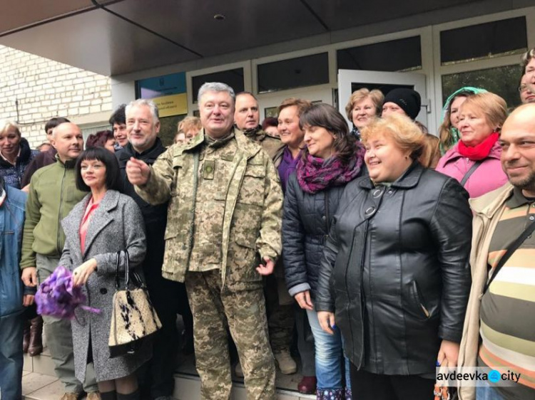 Появились новые подробности визита Порошенко в Авдеевку (ФОТО)