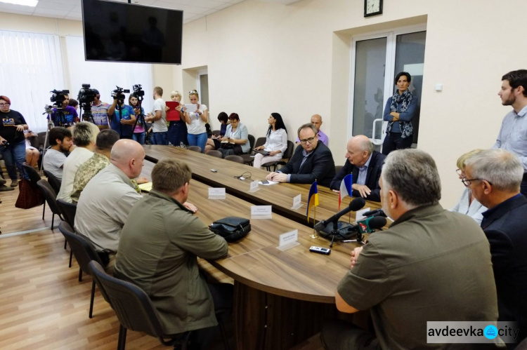 Жебривский рассказал французам, как быстро остановить войну на Донбассе (ФОТО)