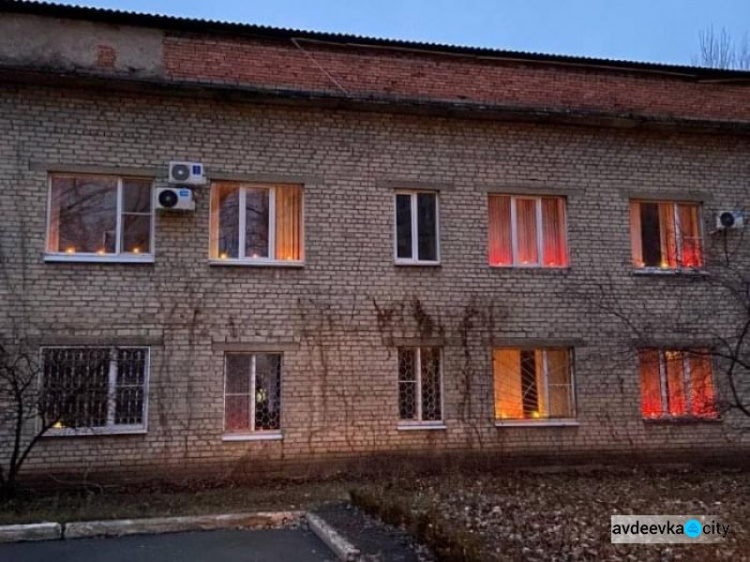 У День пам'яті жертв голодоморів в Авдіївці запалили свічки