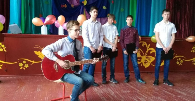 В Авдеевке студенты профтехучилища мечтают о комнате отдыха и музыкальном оборудовании (ФОТО