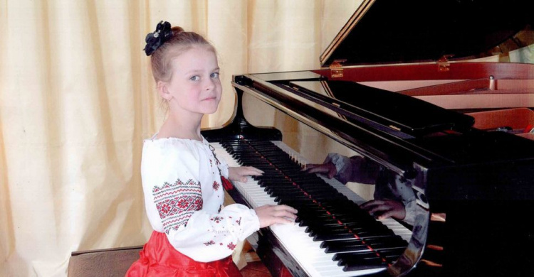 Юная пианистка из Авдеевки покорила жюри Международного музыкального фестиваля (ФОТО)