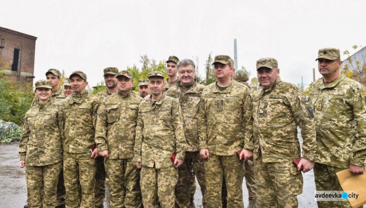 Появились новые подробности визита Порошенко в Авдеевку (ФОТО)