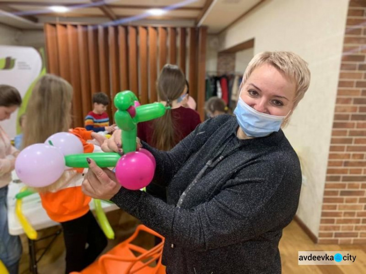 ОО «Авдеевка. Платформа совместных действий» провела предпраздничный мастер-класс для детей
