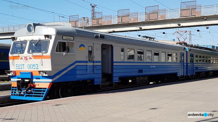 Обновленные пригородные электропоезда отправились сегодня из Мариуполя (ФОТО)