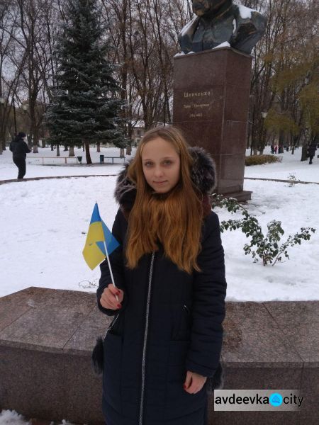 В Авдіївці відзначили День Гідності та Свободи: привітання, нагородження і зворушливий вірш дитини (СВІТЛИНИ)