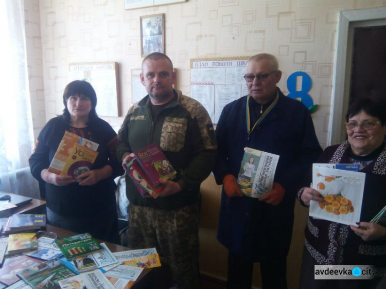 Авдеевские «симики» развозили куличи, пособия и детей (ФОТО)