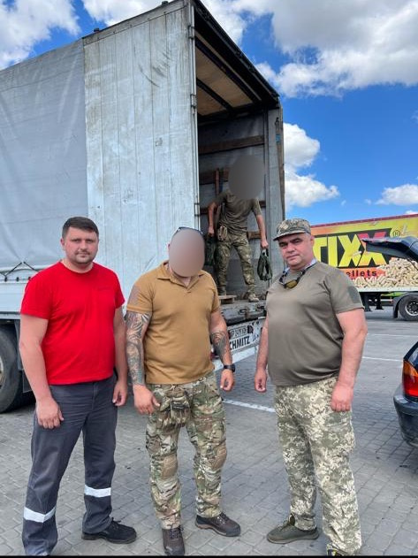 Метінвест передав захисникам Авдіївки чергову партію захисної амуніції