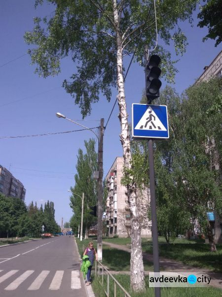 В Авдеевке некому починить светофор (ФОТО)