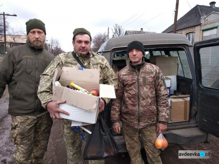 Авдеевские «симики» вновь передали помощь военным и местному населению