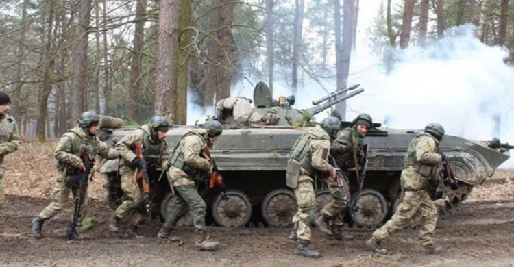 В Авдіївці проводять військові навчання: мешканців міста просять зберігати спокій