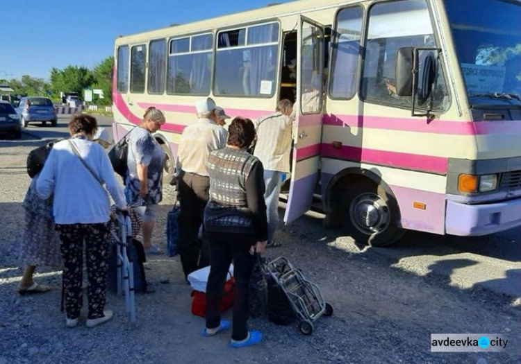Миссия «Пролиска» продолжает поддерживать людей, ожидающих коридор для прохода не неподконтрольную территорию