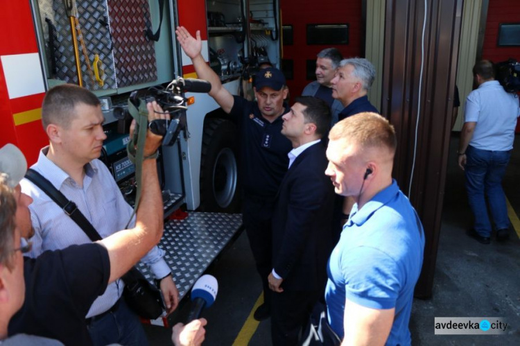 В Мариуполе президент открыл Центр разминирования и побывал на морских учениях (ФОТО + ВИДЕО)