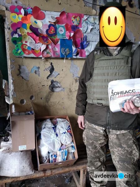 Гвозди, консервы, одежду и литературу развозили авдеевские «симики» (ФОТО)