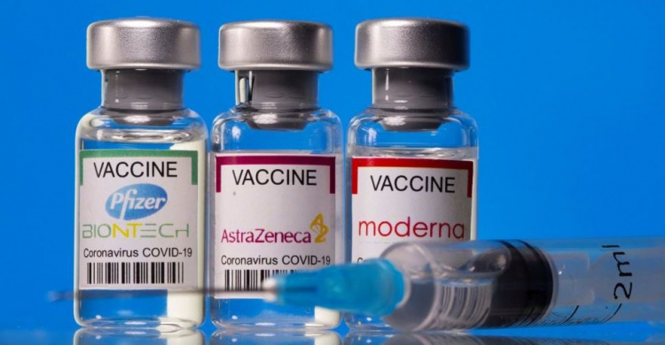 Грипп придет раньше Pfizer. Главный санврач призвал украинцев делать прививки тем, что есть