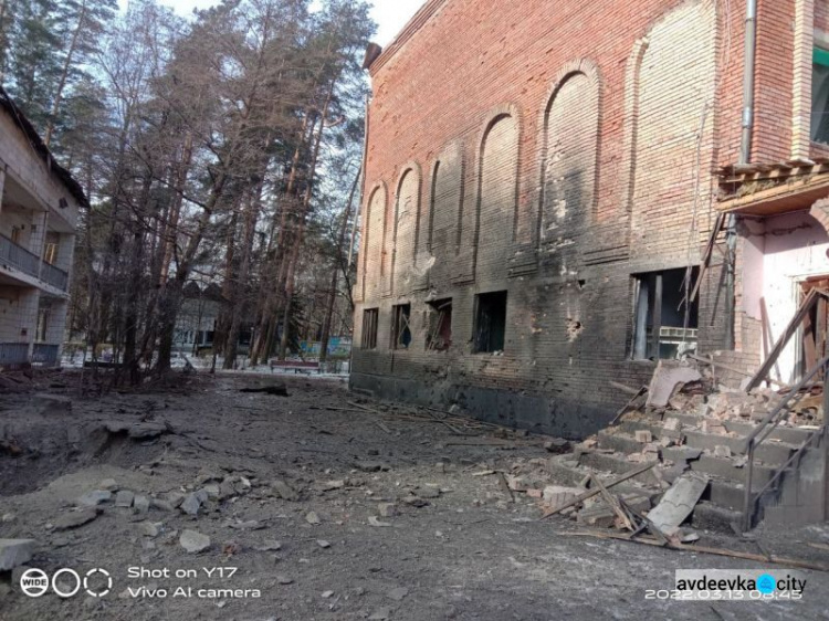 Російські війська обстріляли реактивною артилерією Святогірську лавру та дитячий санаторій