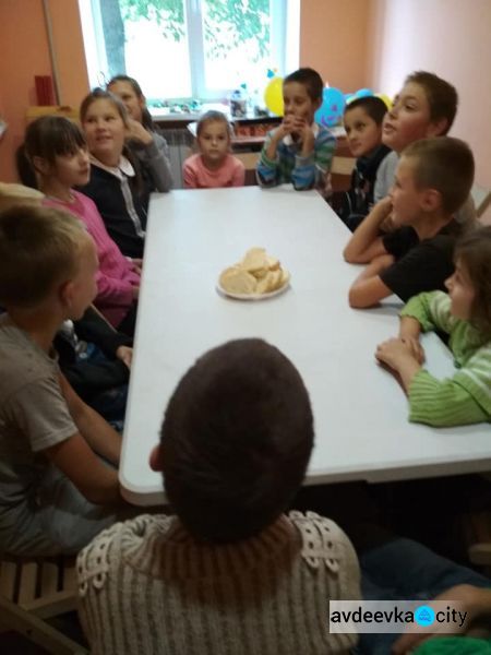 В авдеевском "Вулике" волонтеры встретились с детворой  (ФОТО)