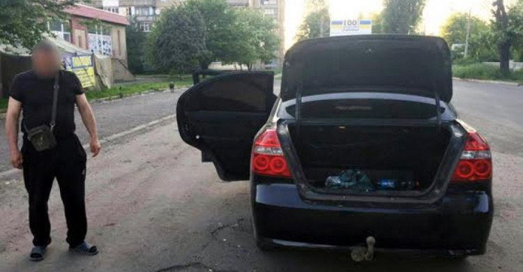 Таксист в прифронтовой Авдеевке возил с собой гранату (ФОТО)