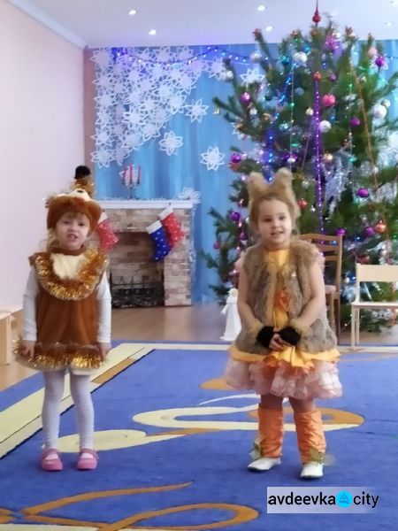 В авдеевском  "Колокольчике" прошёл новогодний утренник для малышей (ФОТО)
