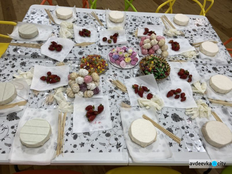 Зефирные букеты и вкусные подарки: на «Платформе» снова праздник для ребятишек
