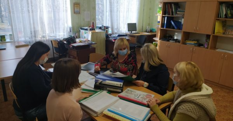 В Авдіївці продовжують перевірку виховної роботи в навчальних закладах міста
