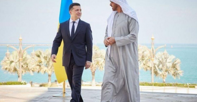 Зеленский подписал в ОАЭ меморандумы и контракты на $3 млрд