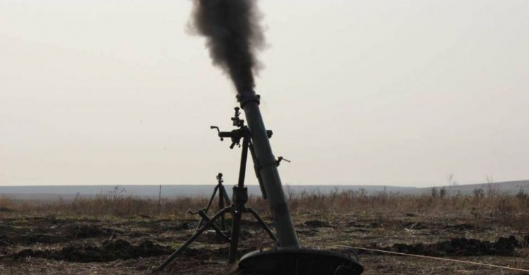 Украинских воинов 13 раз обстреляли на Донбассе