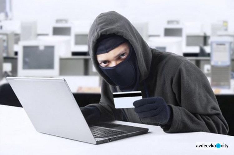 В Запорожье заключенные колонии обманули более 60 граждан через интернет