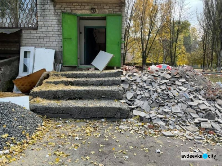 В Авдіївській ЗОШ №7 ремонтують харчоблок та спортивну залу (ФОТОФАКТ)