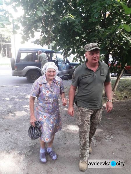 Авдеевские "симики" не останавливаются: помогают и военным, и мирным жителям (ФОТО)