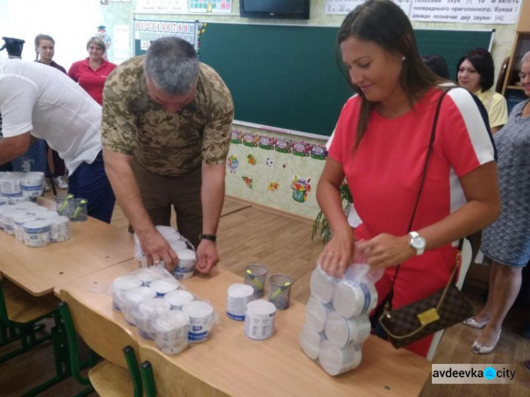 В авдеевской школе торжественно открыли отремонтированный спортзал и новые раздевалки  (ФОТО)