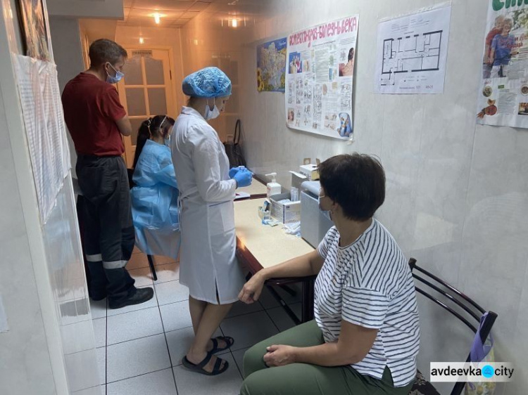 На Авдеевском коксохиме прошел первый этап добровольной бесплатной вакцинации сотрудников