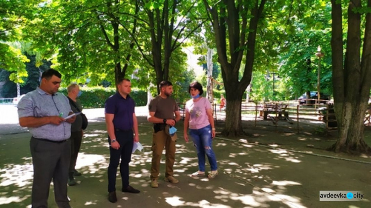 Глава города проинспектировал учреждения образования 