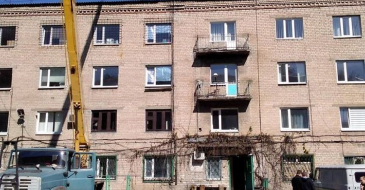 В Авдеевке продолжаются ремонтные работы:фотофакт