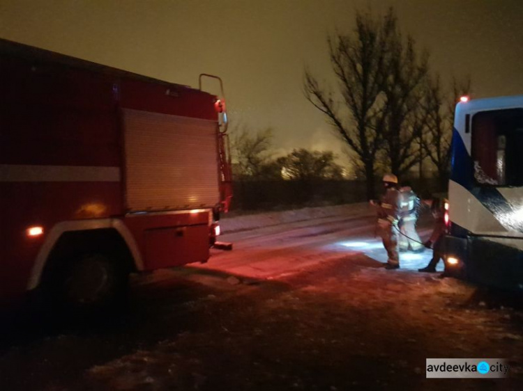 Заложниками непогоды в Донецкой области оказались 8 водителей