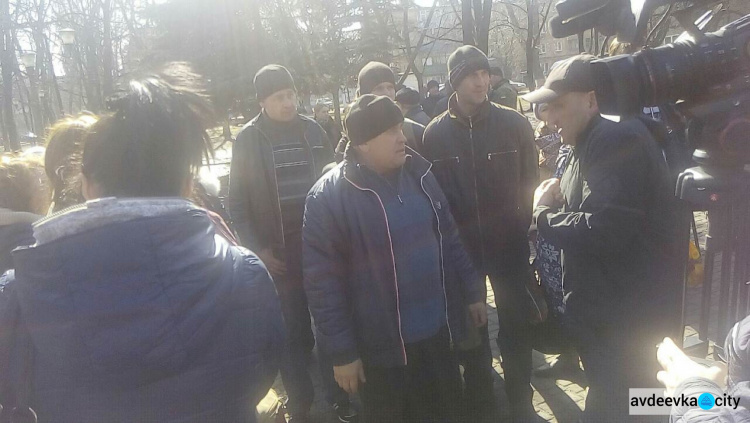 Жители города вышли на мининг против ж/д блокады в Донбассе (ФОТО) (ДОПОЛНЕНО)