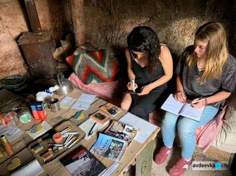 В Авдіївці Злата Огнєвіч заспівала для захисників України (ФОТО+ВІДЕО)
