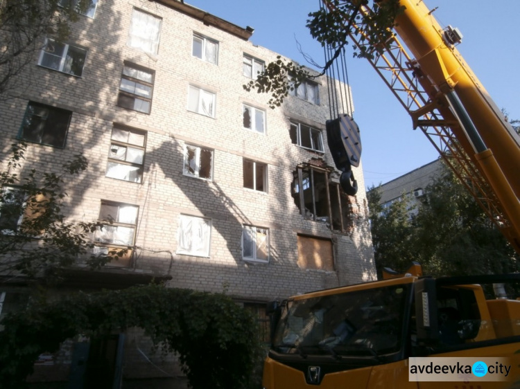ФОТОРЕПОРТАЖ: спасатели возрождают Авдеевку